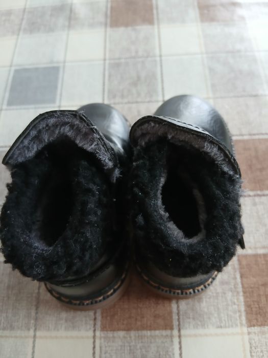 Бебешки ботички чисто нови