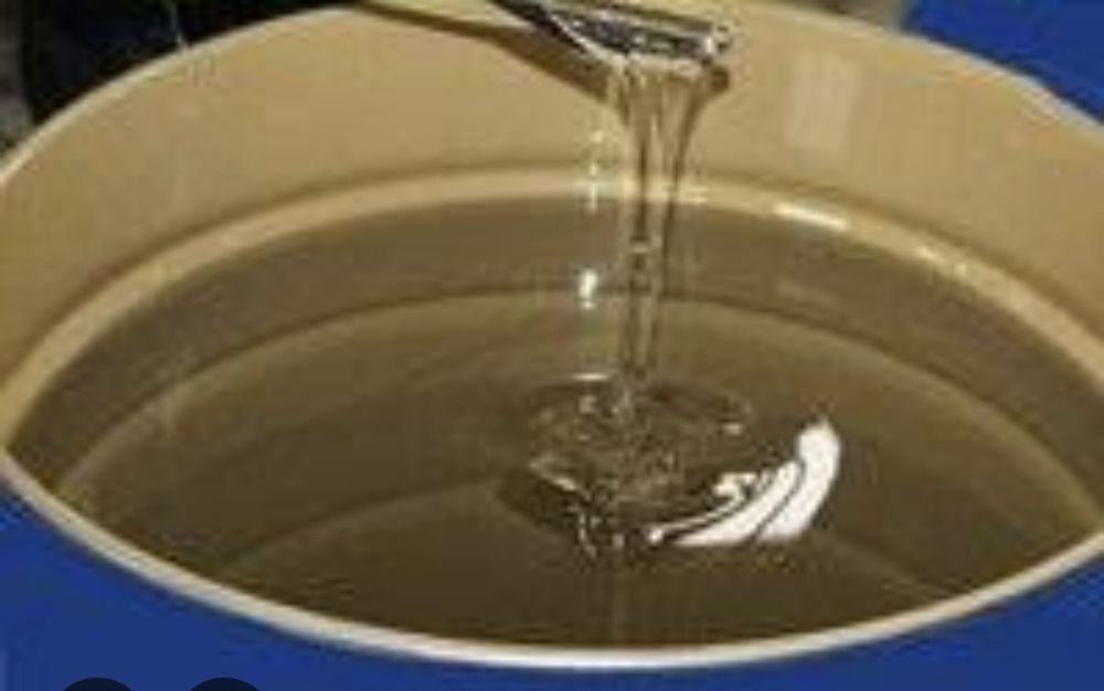 Silicon oil. PMS 100.200