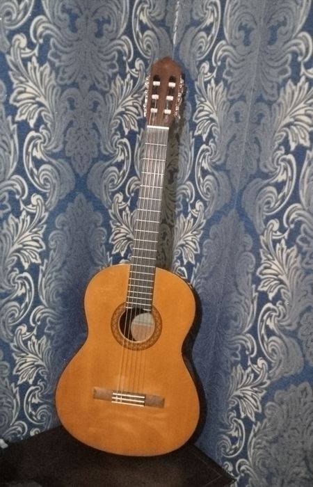 Срочно родам гитару Yamaha C41