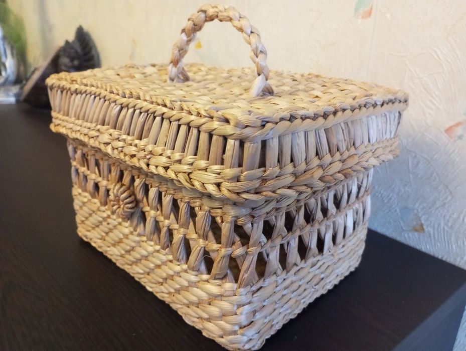 Плетена кутия с капак,  голяма
