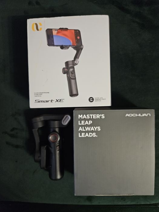 Stabilizator Gimbal AOCHUAN Smart XE pe 3 Axe pentru Smartphone