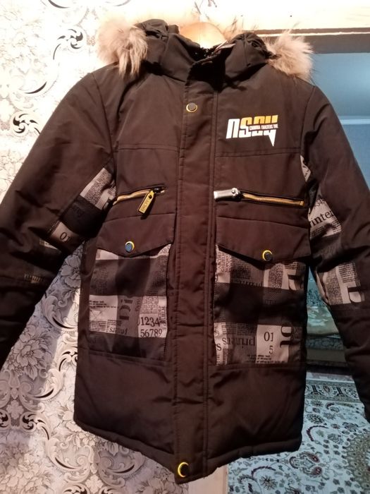 Продам куртку на мальчика
