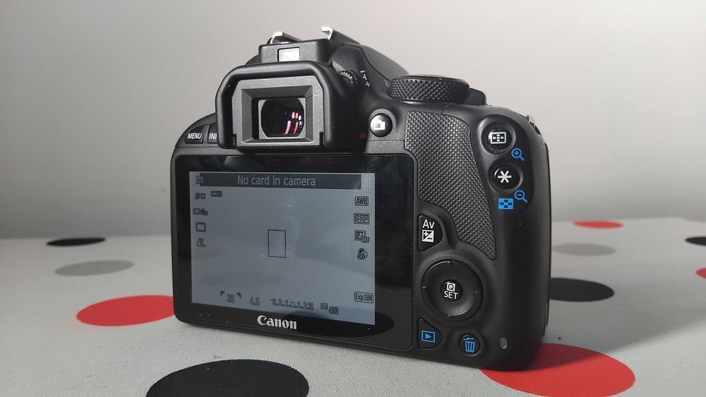 Canon 100d - Kit cu obiectiv