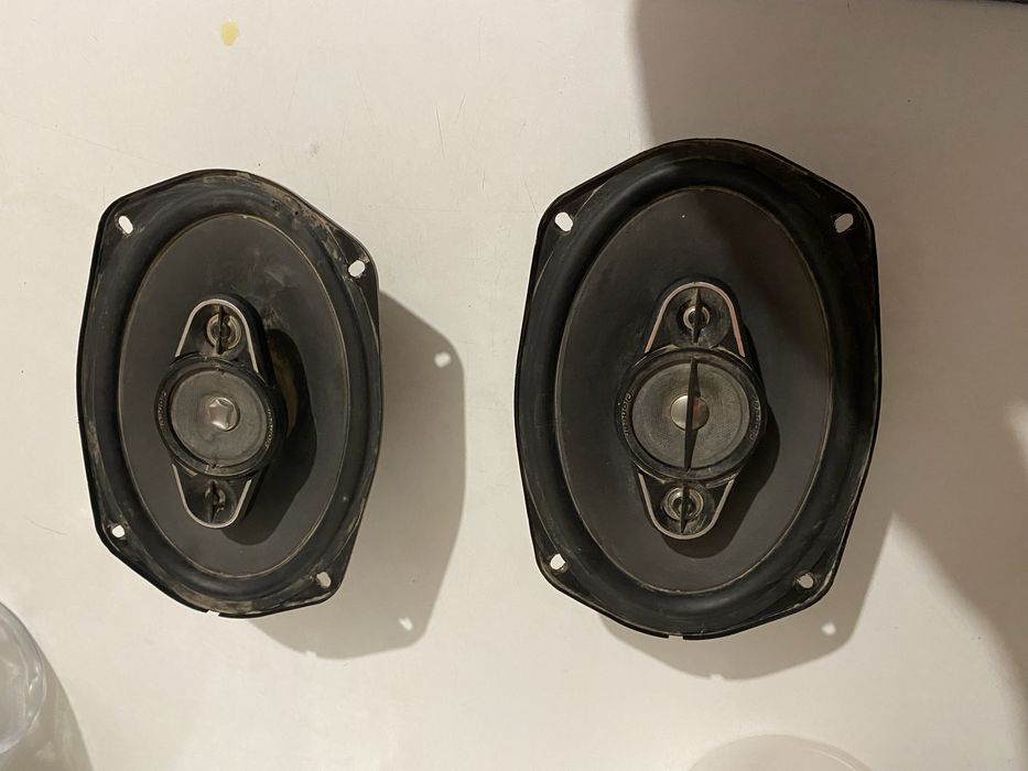 Калонка сатылады. Оригинал. Прылдамайды. Даусы анык шыгады.