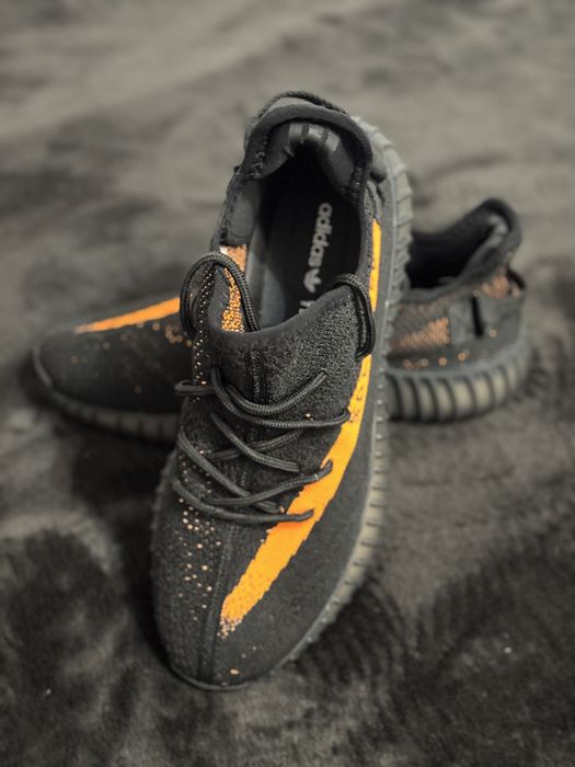 Vând Adidas Yeezy Boost 350 V2 – NOI, nepurtați, stare impecabilă