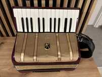 Vand acordeon Hohner Starlet cu 40 de basi