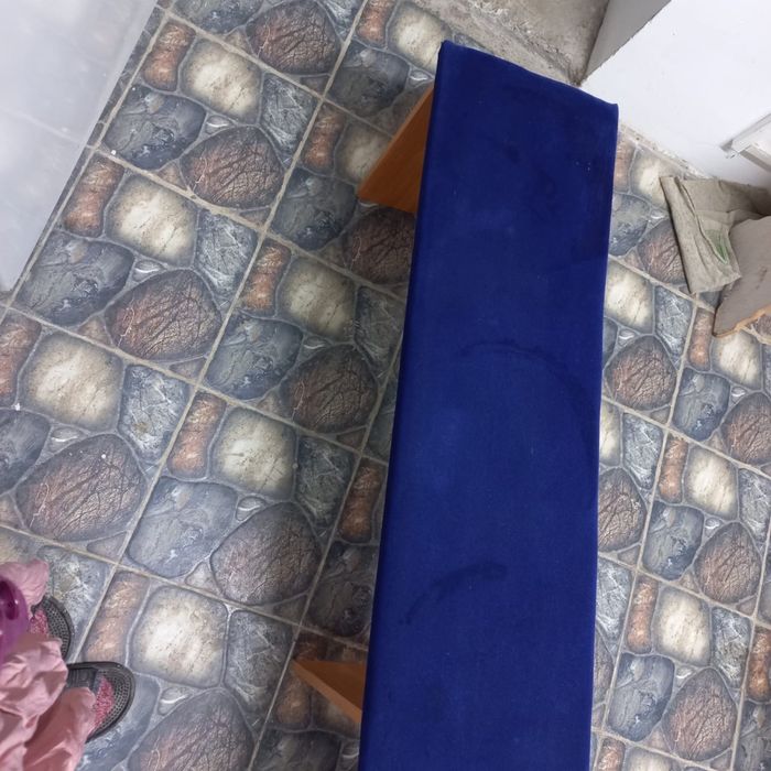 Продам мягкую скамейку без спинки