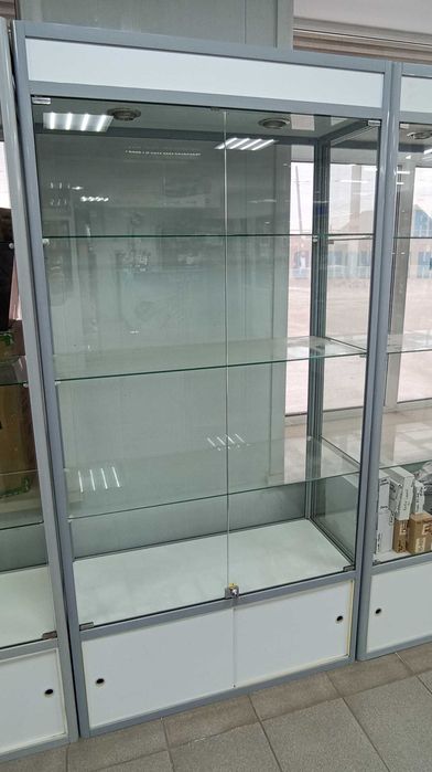 стеллажи витрины 4 шт. б/у, в идеальном состоянии