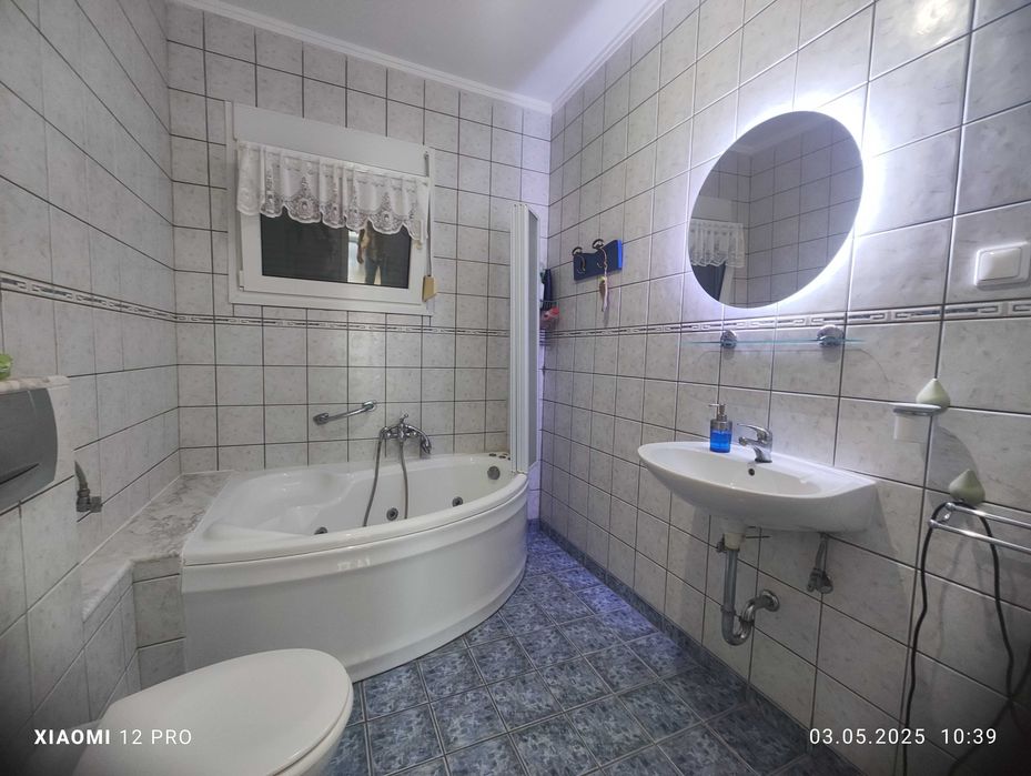 ПРОДАВА Самостоятелна къща в Кормиста , Серес