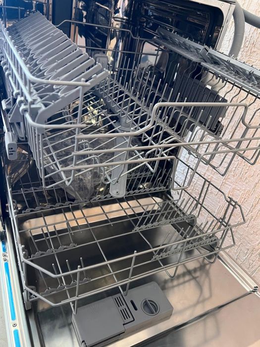 Продаётся посудомоечная машина