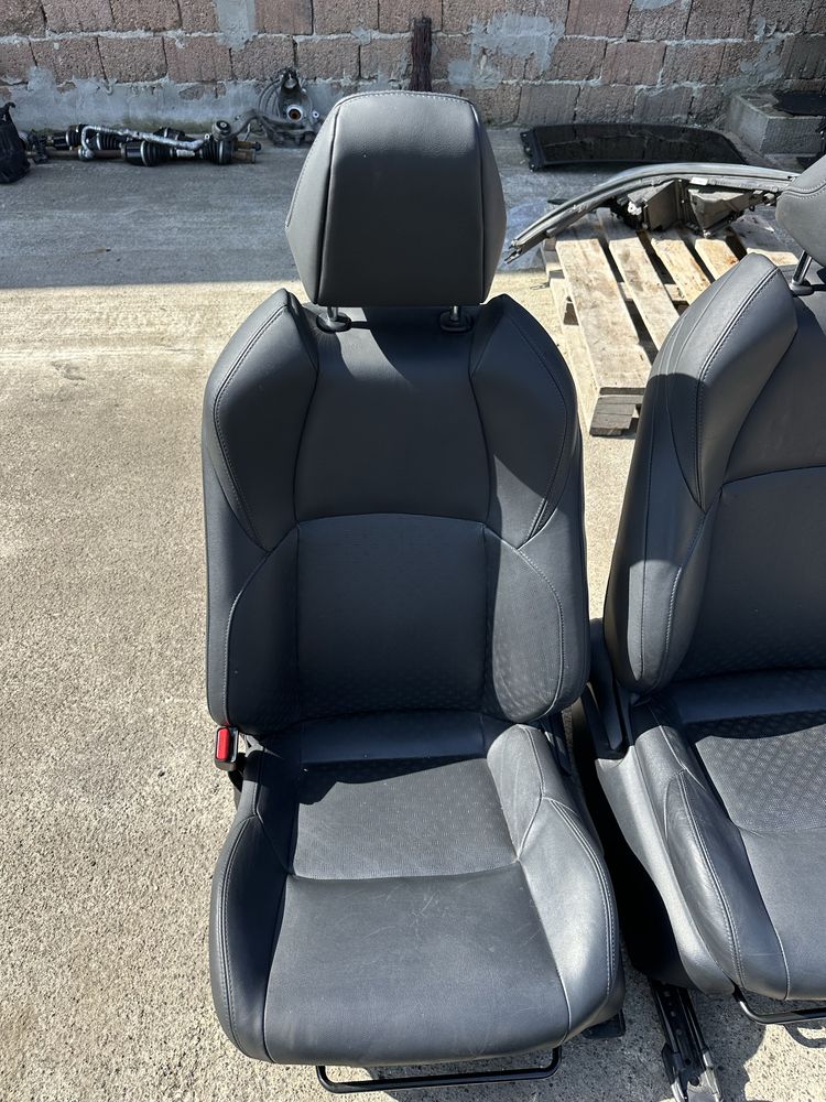 Interior piele Toyota CH-R, Scaune / Banchete