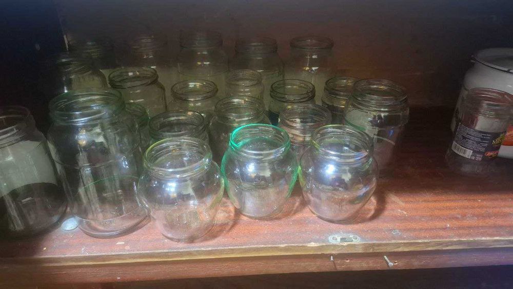 Kuylaklar va uy jihozlari sotiladi