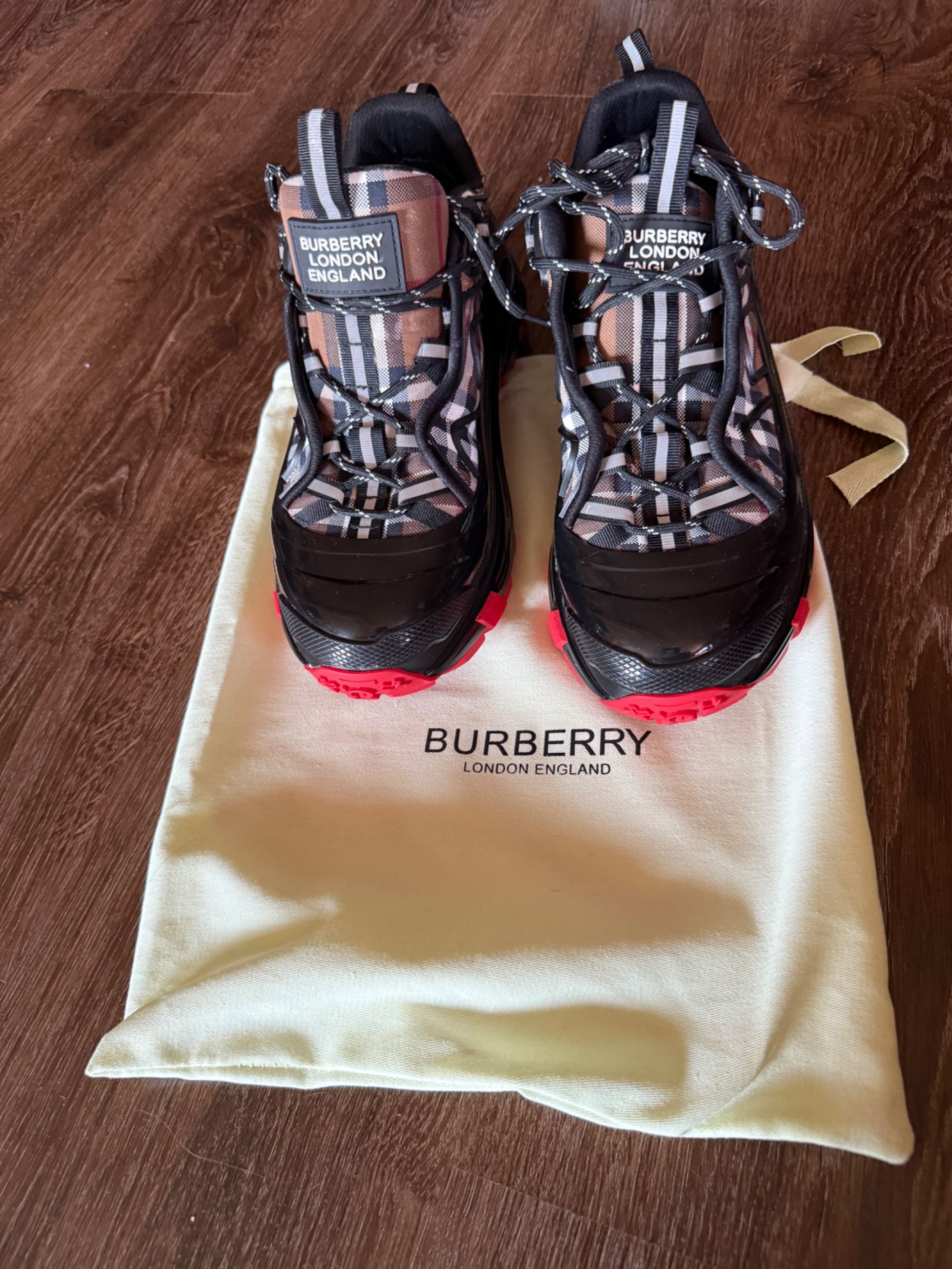Обувки BURBERRY 43 номер