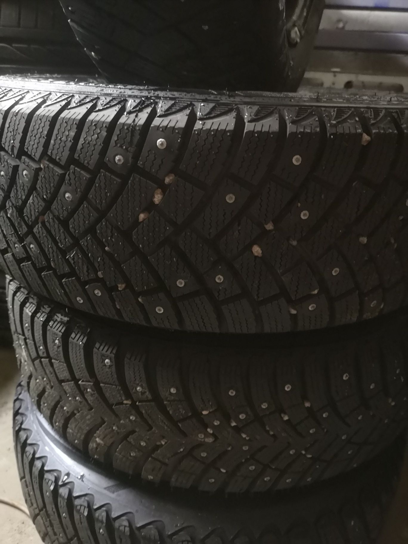 Гуми с шипове+джанти 195/60R15