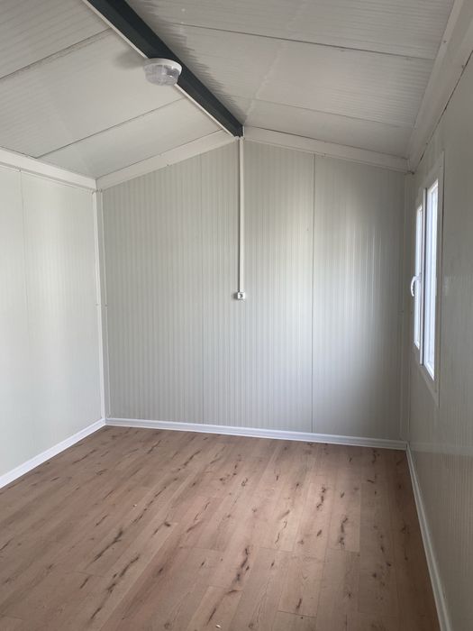 Продавам фургон нив