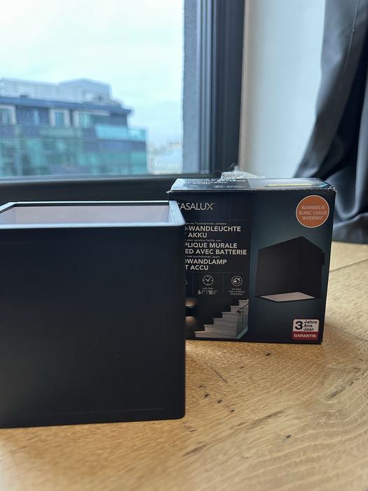 Lumina LED pentru perete