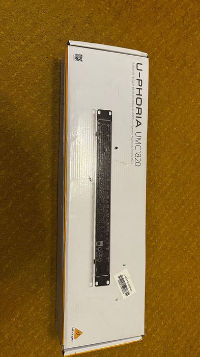 NOI Behringer U-Phoria UMC 1820 si Model D sintetizator interfat AUDIO