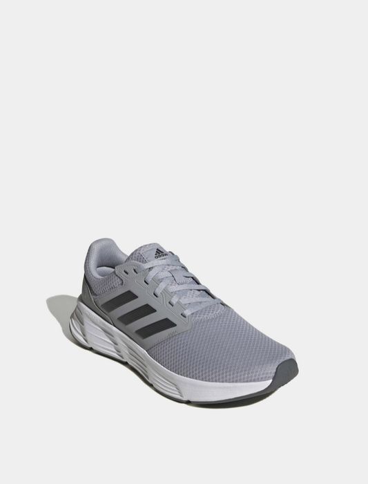 Продам новые кроссовки Adidas