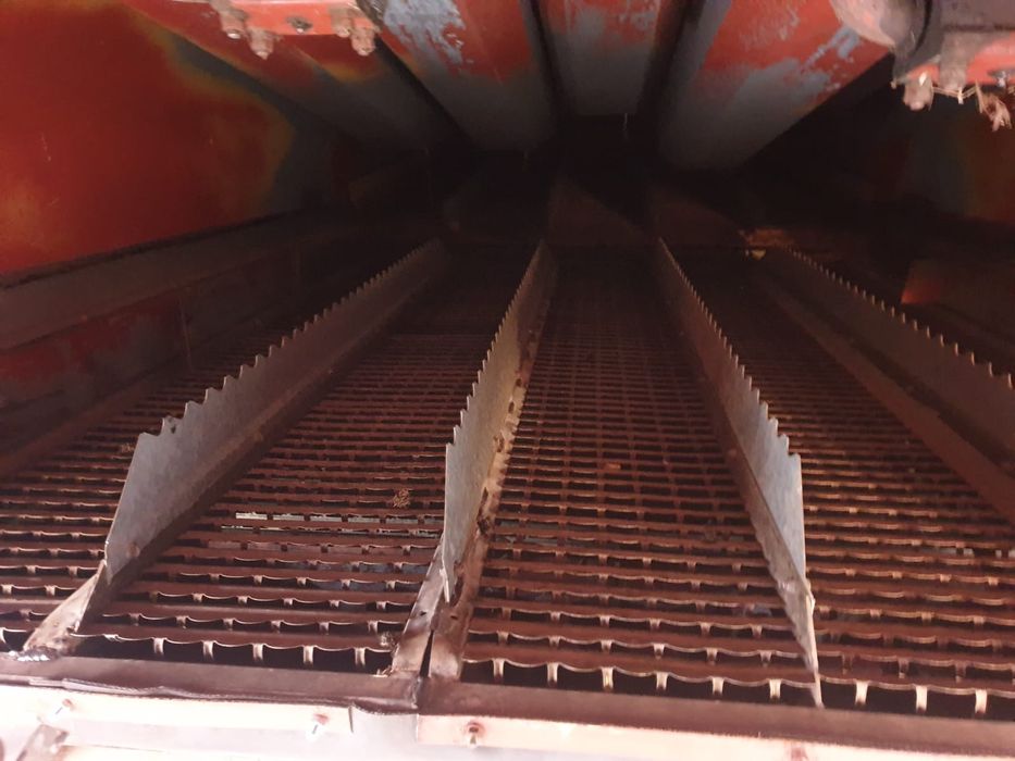 De vanzare combina  LAVERDA 3700  cu tocator