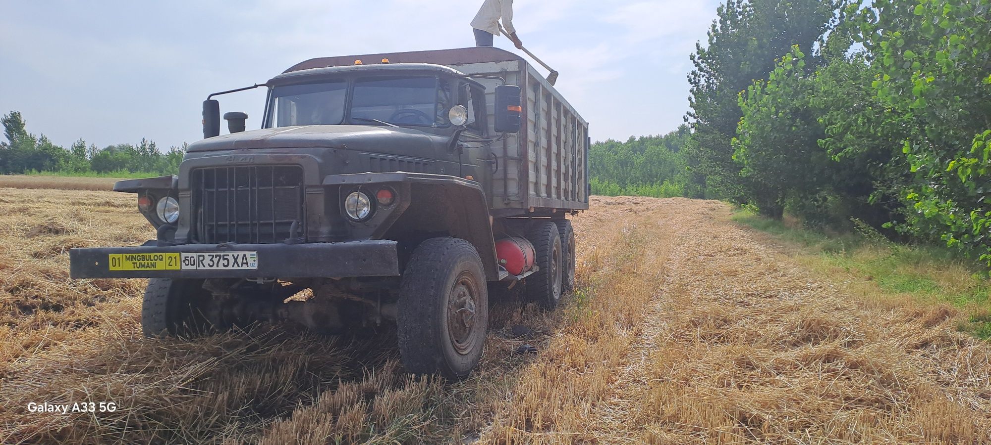 Ural 375  ishlab turgan moshiyna
