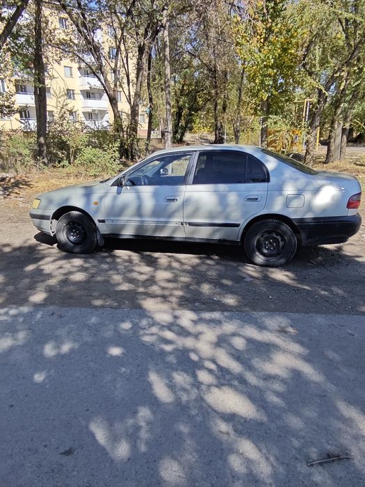 Тойота карина е.