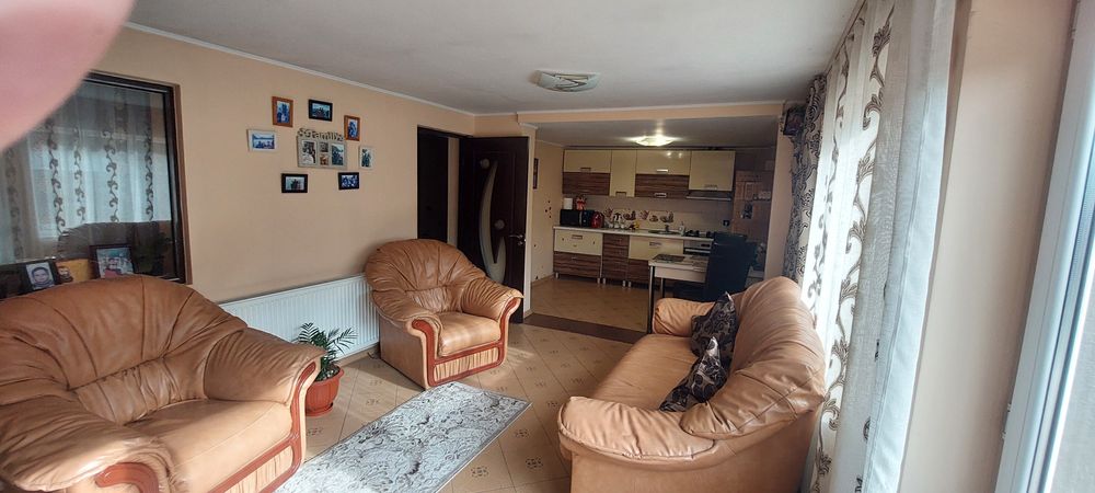 Casa de vanzare spațioasă +vie in Tifesti 294 mp locuinta, 1500mp vie
