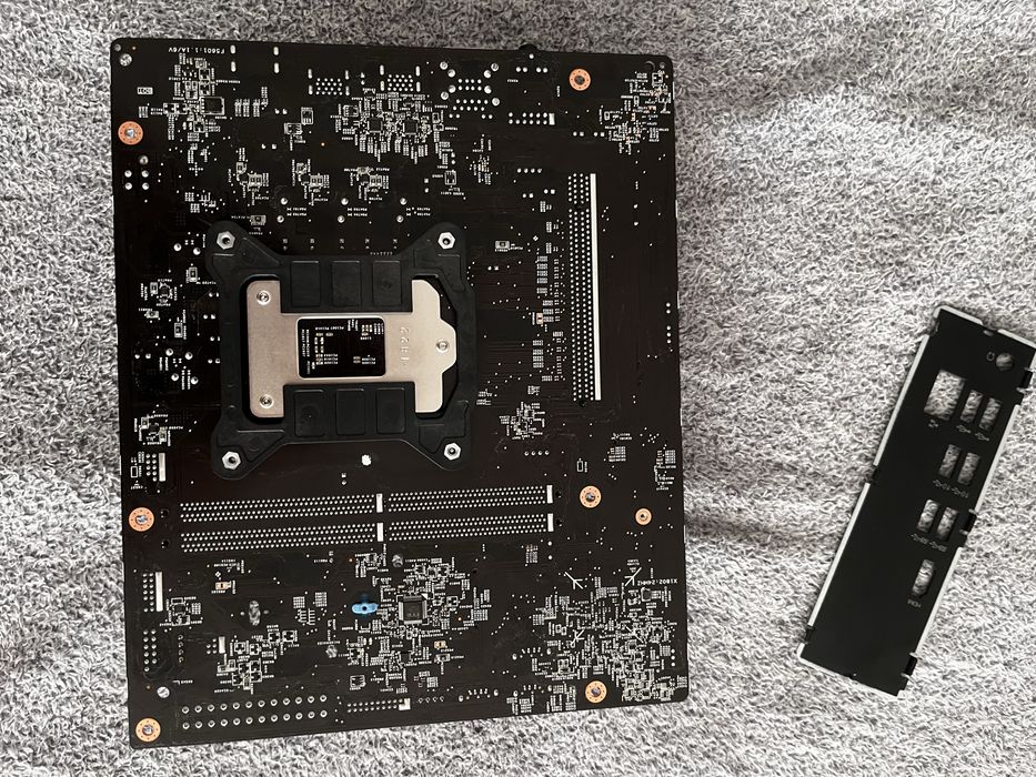 Kit procesor Intel i5-8400 si placa de baza Lenovo y530