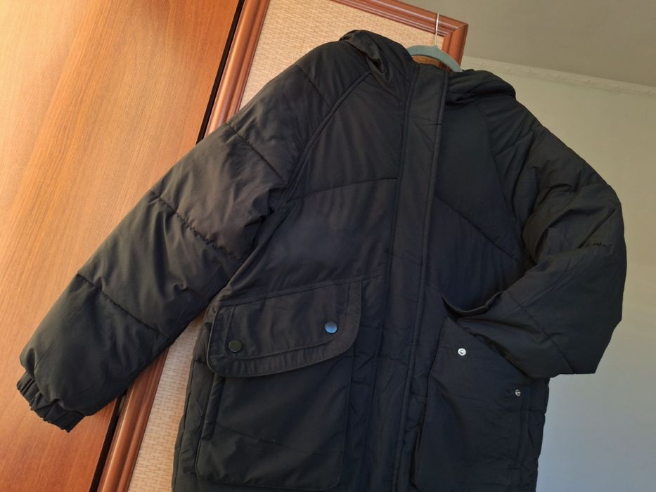 Черная, осенняя куртка