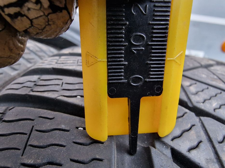 Anvelope 235/45R18 marca Pirelli, M+S, DOT 2021,6 mm