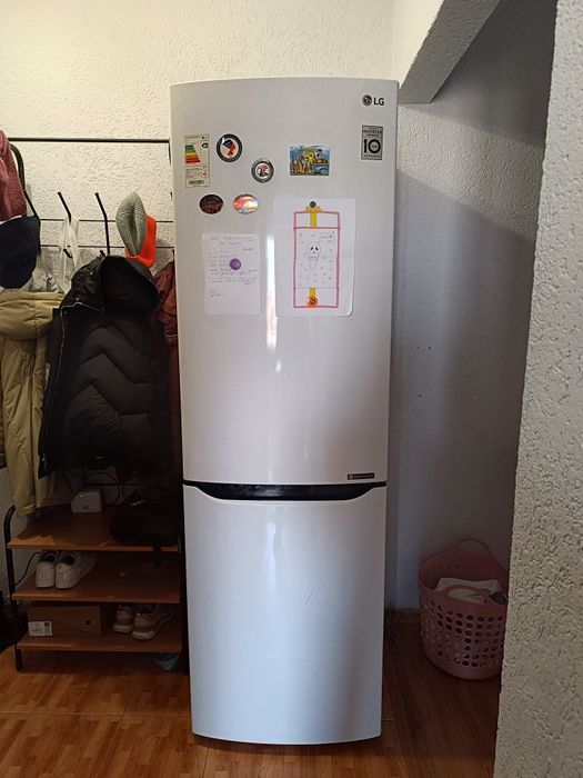 Холодильник LG в отличном состоянии