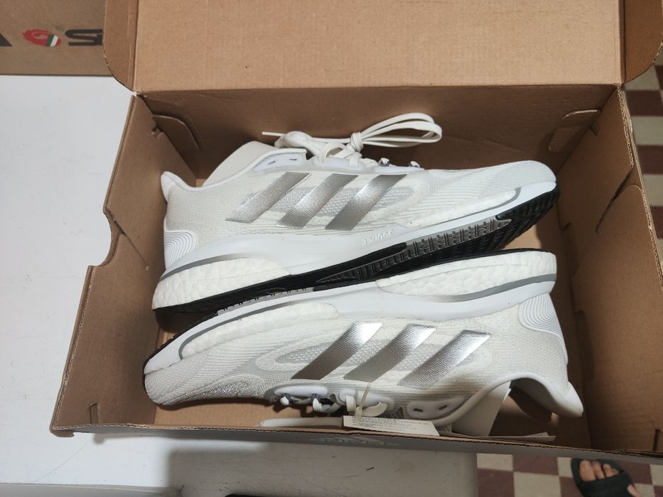 Adidasi Alergare Adidas Supernova dama 42 pret 300 lei
