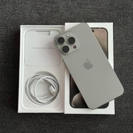 Продам Iphone 15 Pro 256