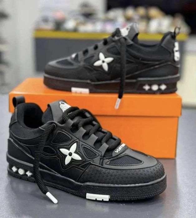 Adidasi Louis Vuitton