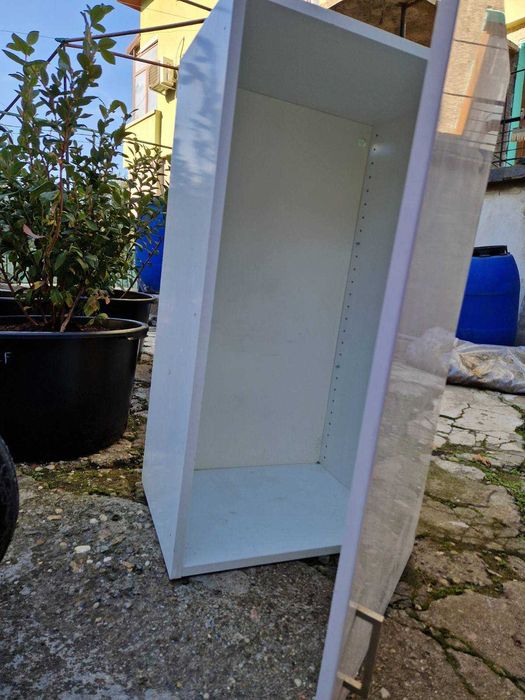 Продавам два шкафа IKEA Faktum – бели