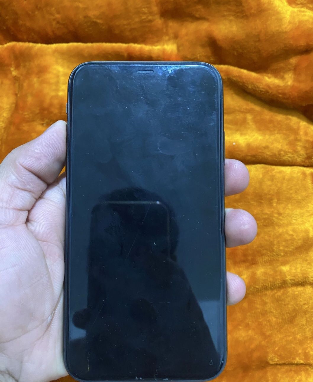 iPhone 11  platasi ketgan holati zor