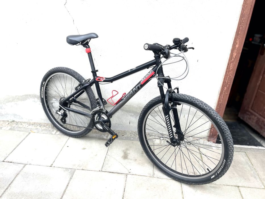 Bicicleta Giant mountain bike, 26 roata, marime medie