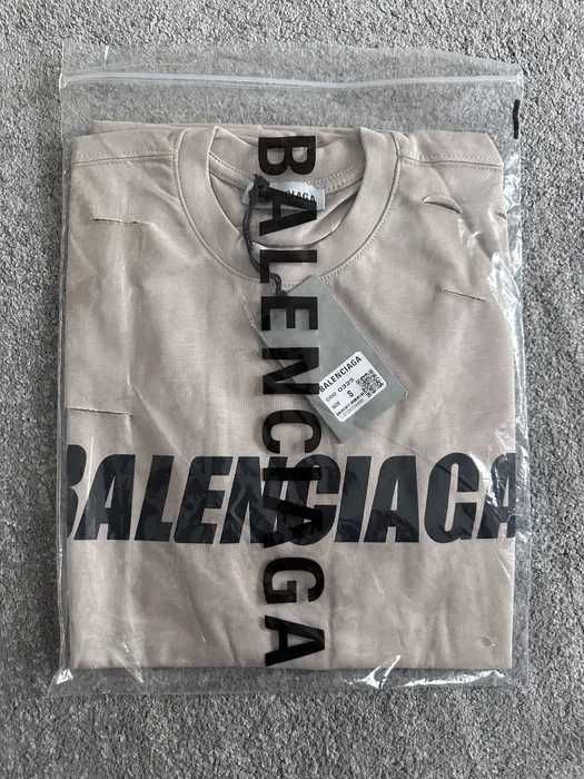 Tricou Balenciaga colectia noua