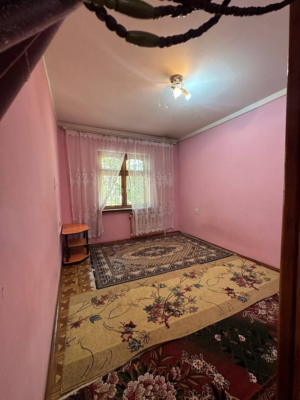 Юнусабад 12 квартал 2/1/4 (61²) продаётся можно под офис вдоль дороги