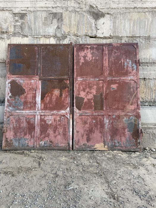 Metall darvoza qalin listdan qilimgan