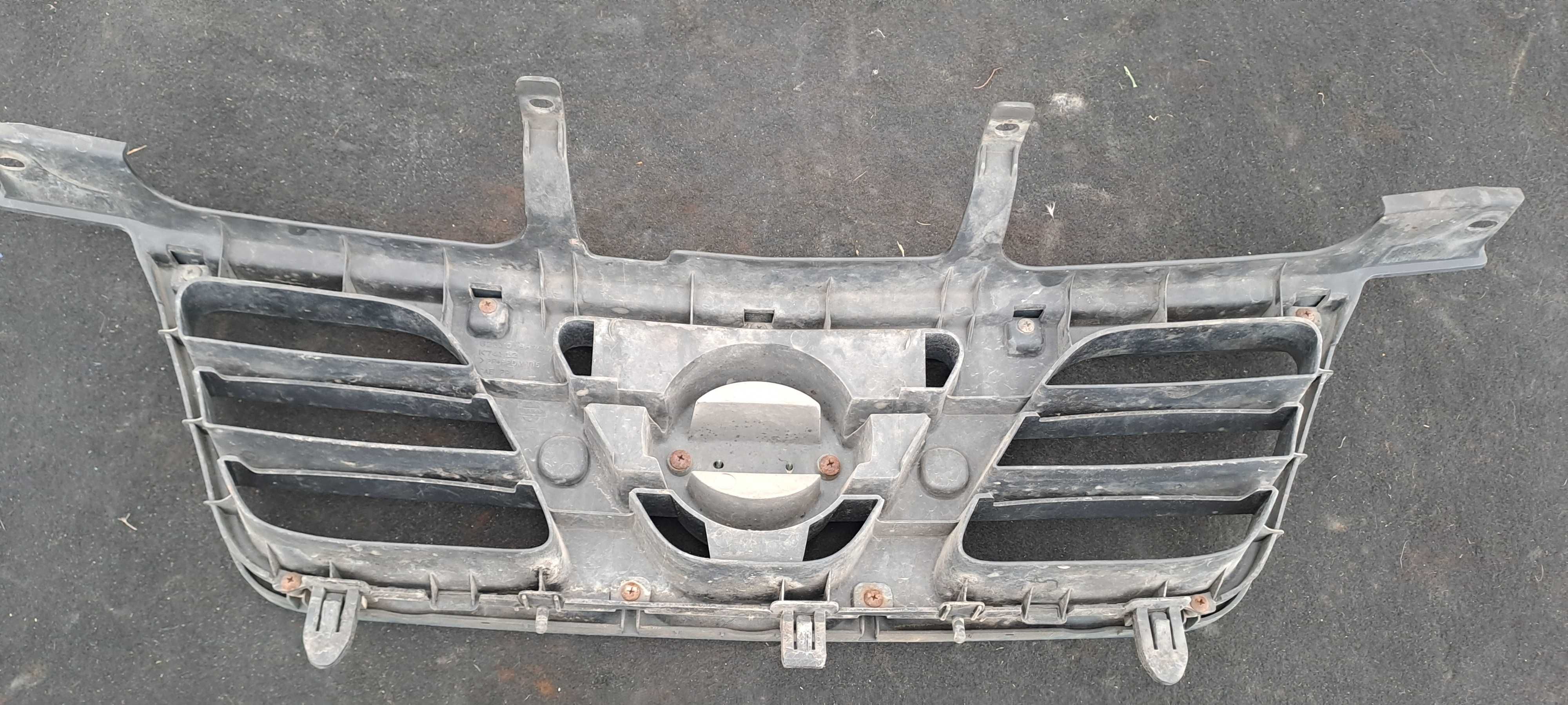 Предна броня и решетка NISSAN X-TRAIL Екс-Трейл 2.5I 165к.с 2003-2007Г