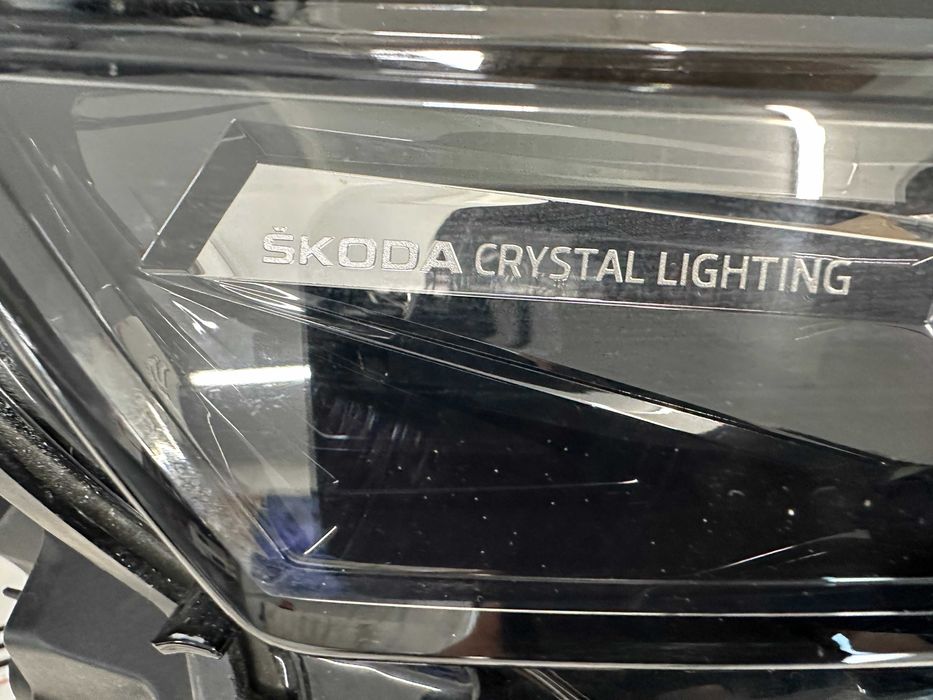 Фар фарове десен LED Skoda Kamiq лед far farove Шкода Камик