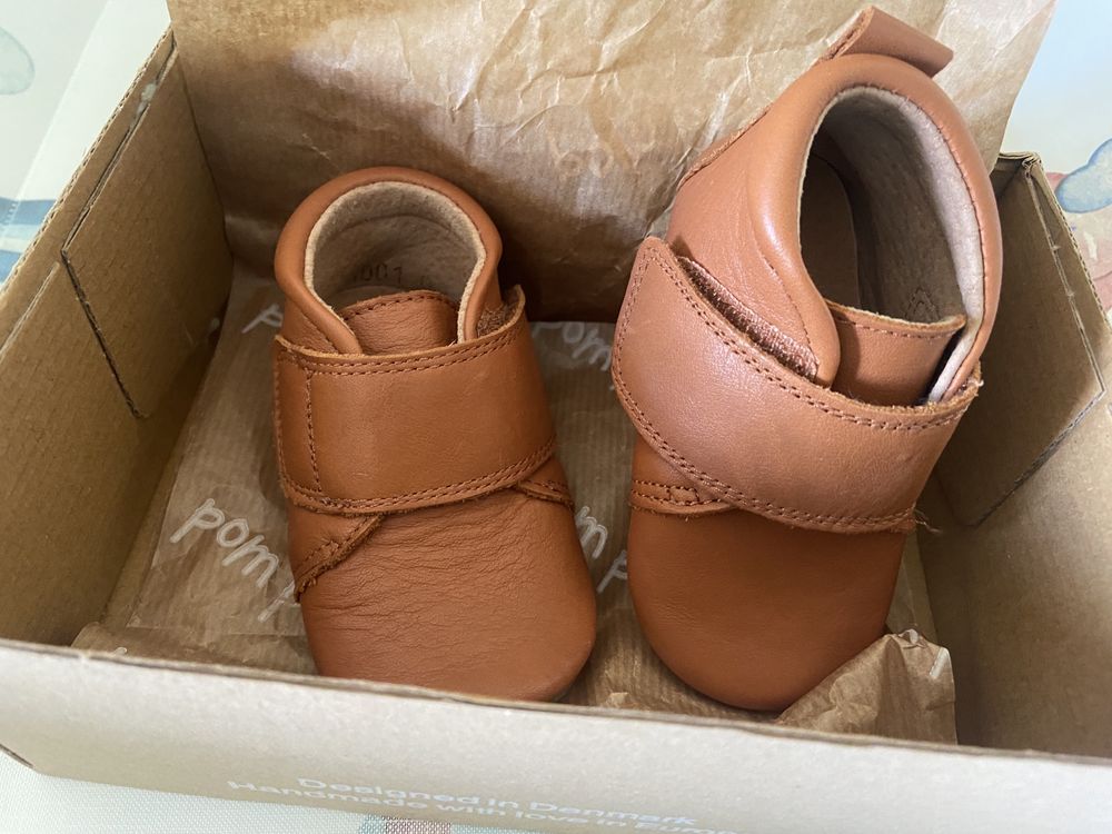 Pantofi piele naturala bebe Pom Pom nr 20