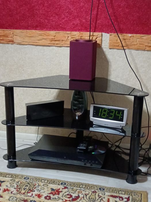 Продам тумбу под телевизор