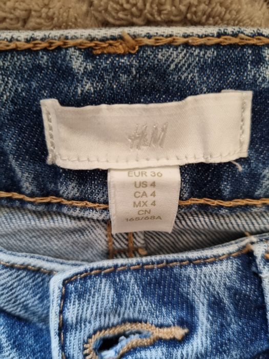 Blugi cu talie inalta H&M