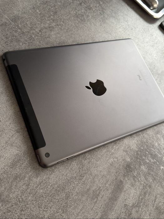 Продам Apple Ipad 9 поколения 2021год