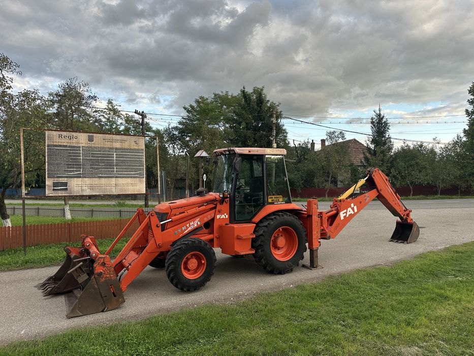 Buldoexcavator Fai Komatsu