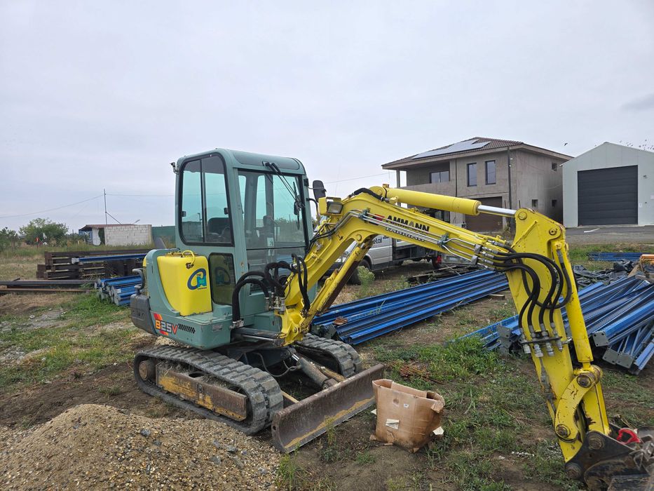 Miniexcavator yanmar