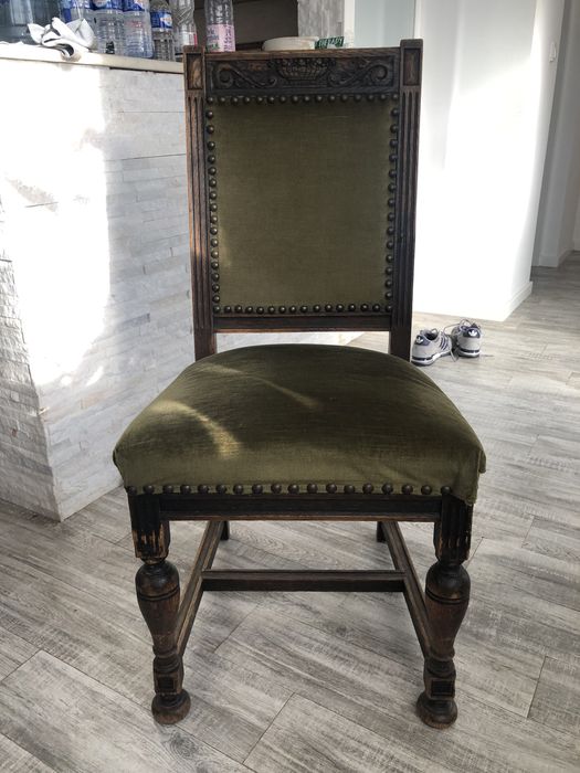 Masa si scaune din lemn masiv  ( anii 1800)
