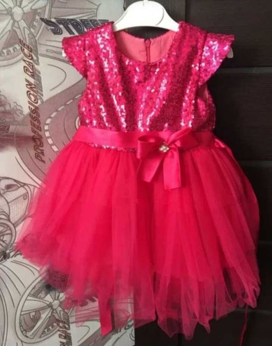 Продам платье нарядное платье