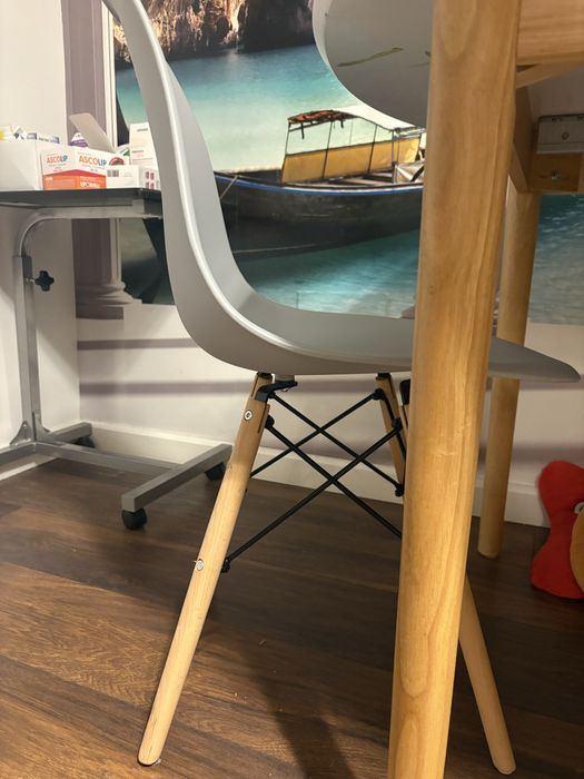 Masă extensibilă albă + set 4 scaune gri – 200 × 110 cm / 110cm rotund